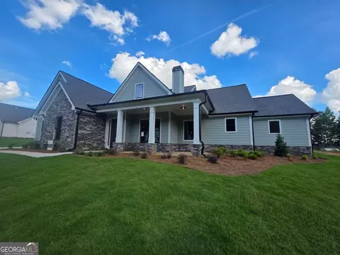 105 Maney Dr, Statham, GA 30666
