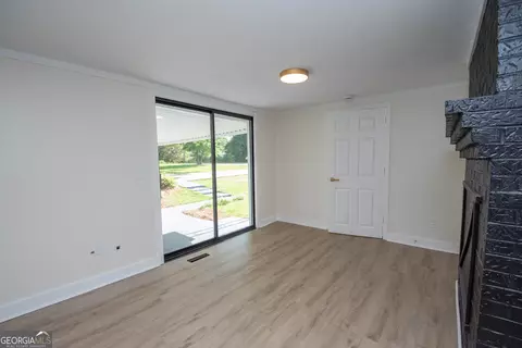 Living - 432 Cooley Rd, Lagrange, GA 30241 photo 1 of 5