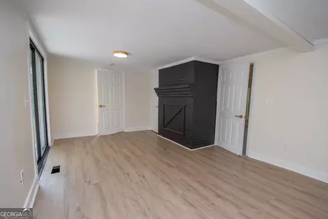Living - 432 Cooley Rd, Lagrange, GA 30241 photo 5 of 5