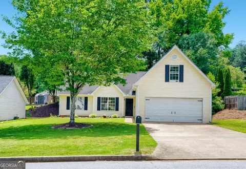 633 Effie Dr, Lawrenceville, GA 30045