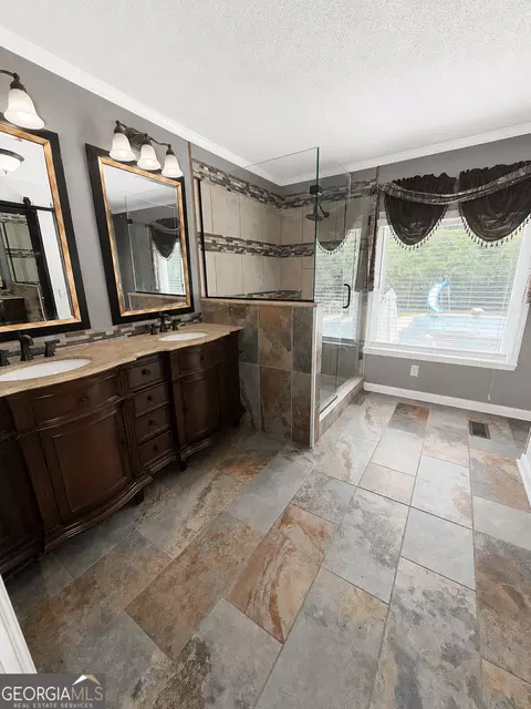 Bath - 311 Castlegate Rd, Macon, GA 31210 photo 1 of 3