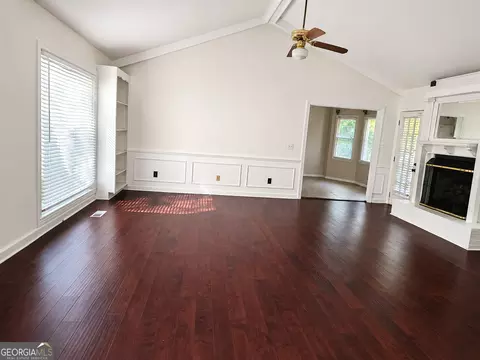 Living - 311 Castlegate Rd, Macon, GA 31210 photo 2 of 2