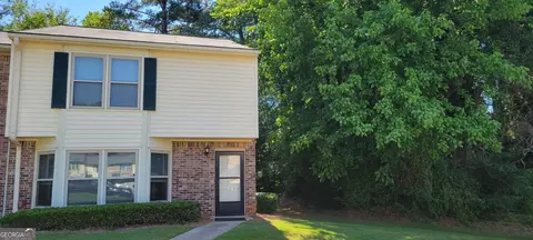 714 Longleaf Dr, Lawrenceville, GA 30046