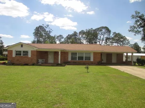 29 Pine Forest Ave, Hazlehurst, GA 31539
