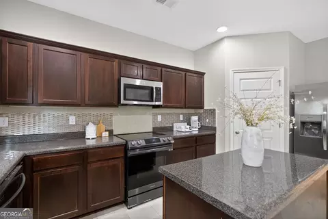 Kitchen - 311 Hillcrest Ct, Hampton, GA 30228 photo 3 of 4