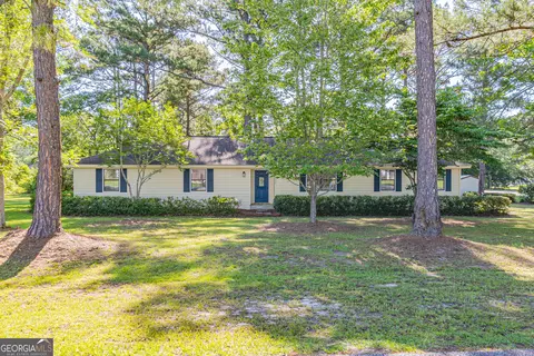1010 Cherrywood Rd, Waycross, GA 31503