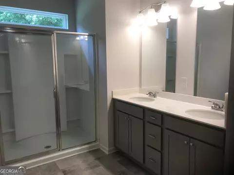 Bath - 21 Kane Dr, Jasper, GA 30143 photo 2 of 3