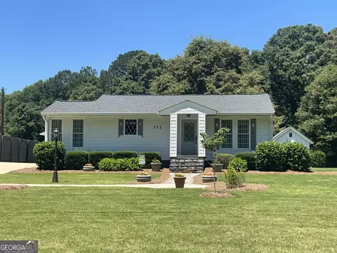 272 Lakeview Dr, Winterville, GA 30683
