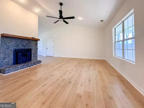 Living - 1492 Highway 198, Carnesville, GA 30521 photo 1 of 3