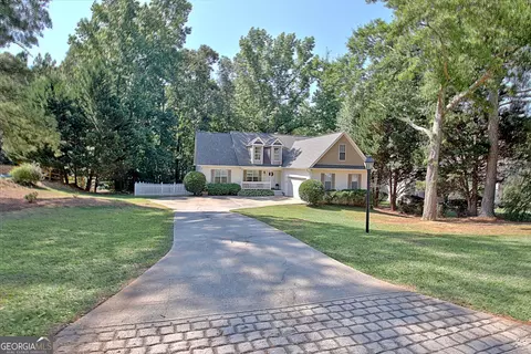 130 Otara Woods Dr, Newnan, GA 30263
