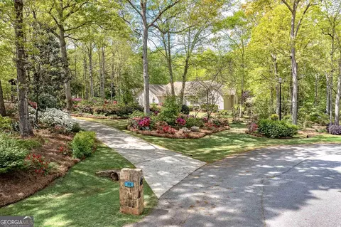 215 Oakwood Lakes Dr, Hampton, GA 30228