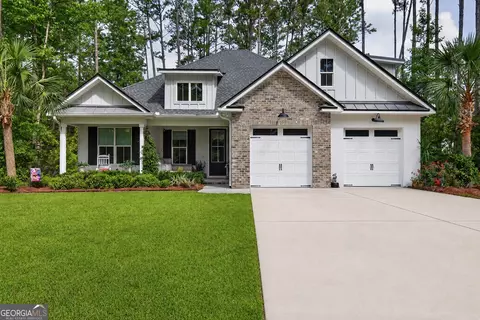218 Eagle Crest Dr, Waverly, GA 31565