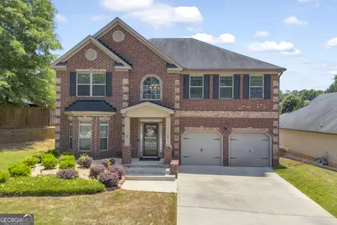 90 Waters Edge Ln, Covington, GA 30014