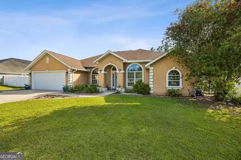 348 Deerwood Village Dr, Woodbine, GA 31569