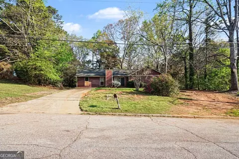 1727 Vauxhall Dr, Lithonia, GA 30058