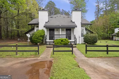 8506 Pineland Dr, Jonesboro, GA 30238