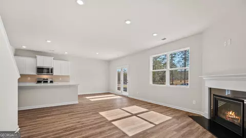 Living - 218 Cattle Dr, Perry, GA 31069 photo 4 of 4
