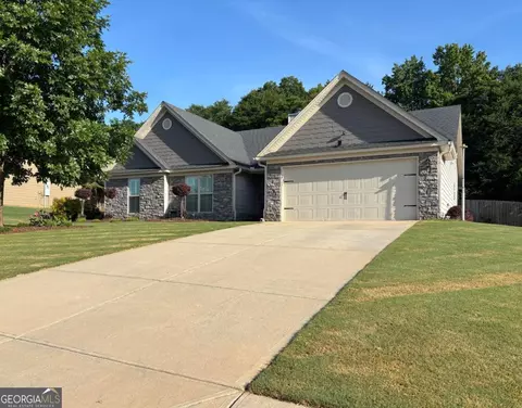 621 Lake Vista Dr, Jefferson, GA 30549