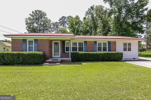 7 Oak St, Bloomingdale, GA 31302