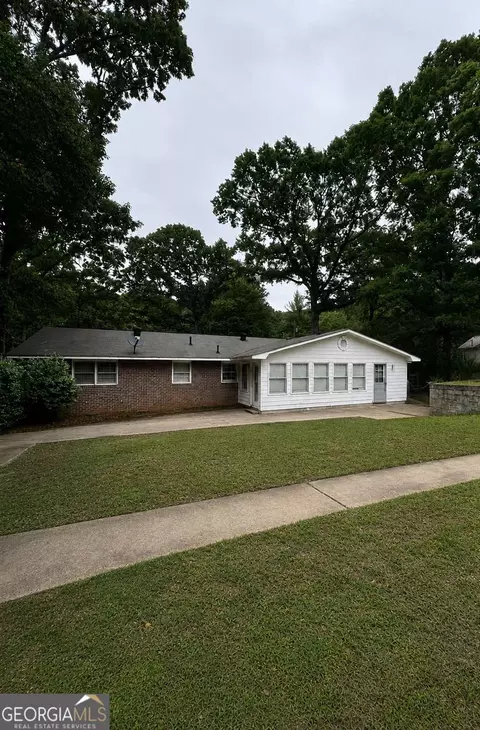40 Flint Hill Dr, Oxford, GA 30054