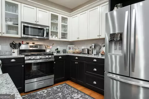 Kitchen - 11 Chestnut Oak Run, Athens, GA 30607 photo 2 of 3