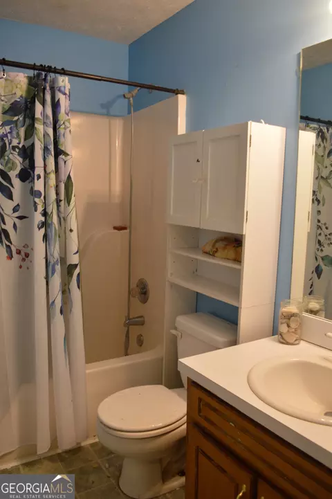 Bath - 130 Riverbrooke Trl, Covington, GA 30016 photo 1 of 5