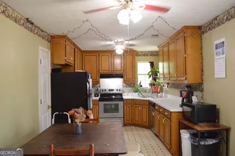 Kitchen - 130 Riverbrooke Trl, Covington, GA 30016 photo 1 of 2