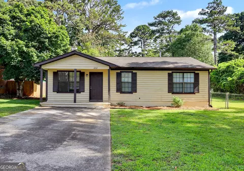 1252 Labelle St, Jonesboro, GA 30238