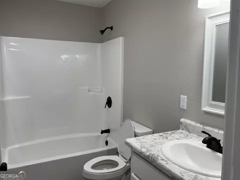 Bath - 302 E 6th St, Vidalia, GA 30474 photo 1 of 2