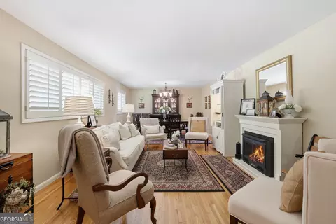 Living - 289 Skyline Dr, Toccoa, GA 30577 photo 1 of 2