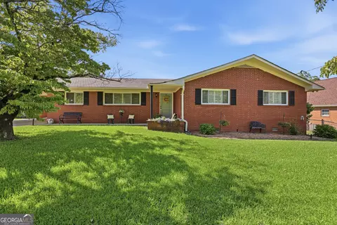 Exterior - 289 Skyline Dr, Toccoa, GA 30577 photo 2 of 16