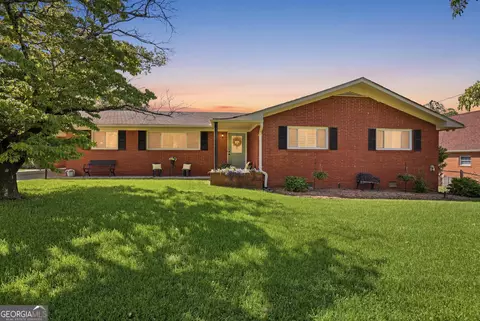 289 Skyline Dr, Toccoa, GA 30577
