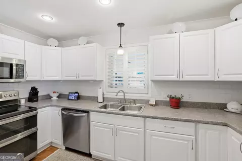 Kitchen - 289 Skyline Dr, Toccoa, GA 30577 photo 5 of 5