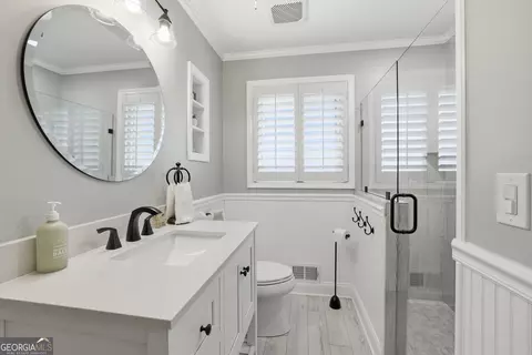 Bath - 289 Skyline Dr, Toccoa, GA 30577 photo 2 of 3