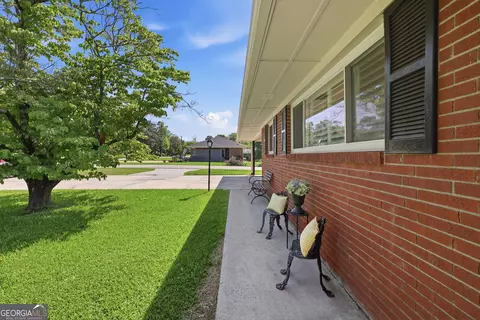 Exterior - 289 Skyline Dr, Toccoa, GA 30577 photo 7 of 16
