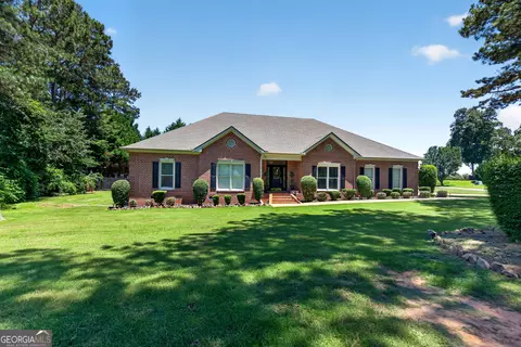 Exterior - 98 Prestwick Dr, Lagrange, GA 30241 photo 9 of 10
