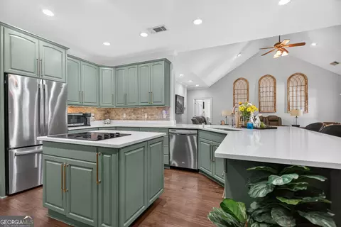 Kitchen - 98 Prestwick Dr, Lagrange, GA 30241 photo 3 of 3