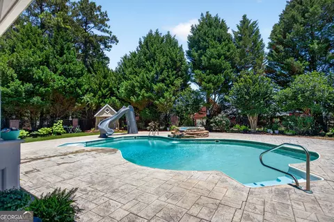 Exterior - 98 Prestwick Dr, Lagrange, GA 30241 photo 4 of 10