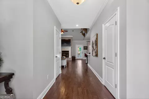 Entry Way - 98 Prestwick Dr, Lagrange, GA 30241 photo 2 of 2