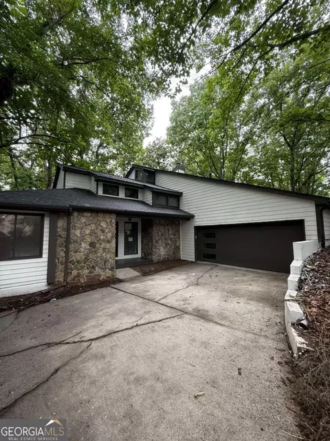 352 N Peak Dr, Alpharetta, GA 30022