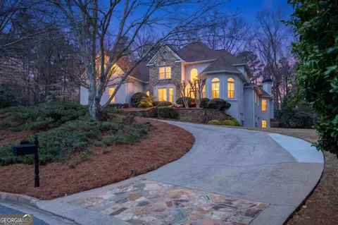 10640 N Edgewater Pl, Johns Creek, GA 30097
