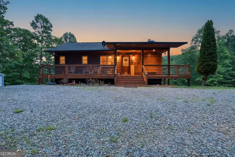 152 Dockery Rdg, Young Harris, GA 30582