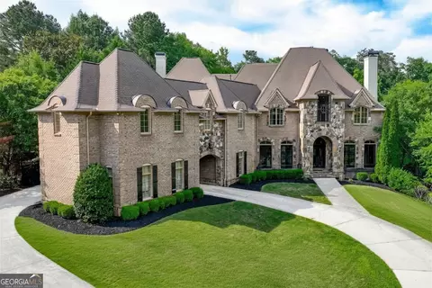 453 Londonberry Rd, Sandy Springs, GA 30327