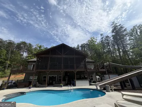 243 Singing Tree Ln, Cleveland, GA 30528