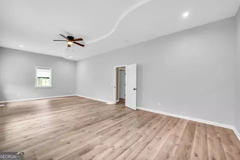 Living - 599 Chambers Rd, Commerce, GA 30530 photo 4 of 4