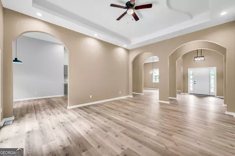 Entry Way - 599 Chambers Rd, Commerce, GA 30530 photo 7 of 11