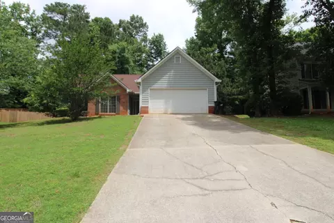 3374 Mosswood Ln, Rex, GA 30273