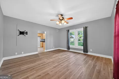Living - 98 S 5th St, Colbert, GA 30628 photo 1 of 2