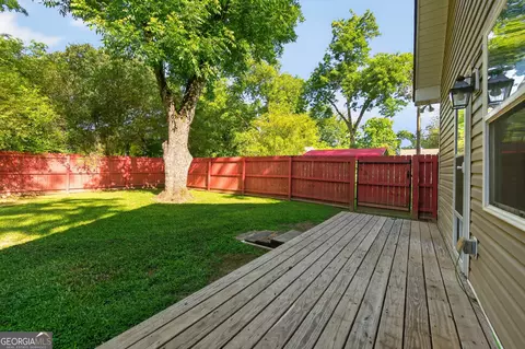 Exterior - 98 S 5th St, Colbert, GA 30628 photo 5 of 10