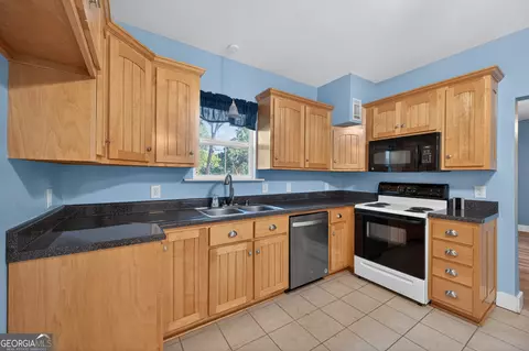 Kitchen - 98 S 5th St, Colbert, GA 30628 photo 2 of 2
